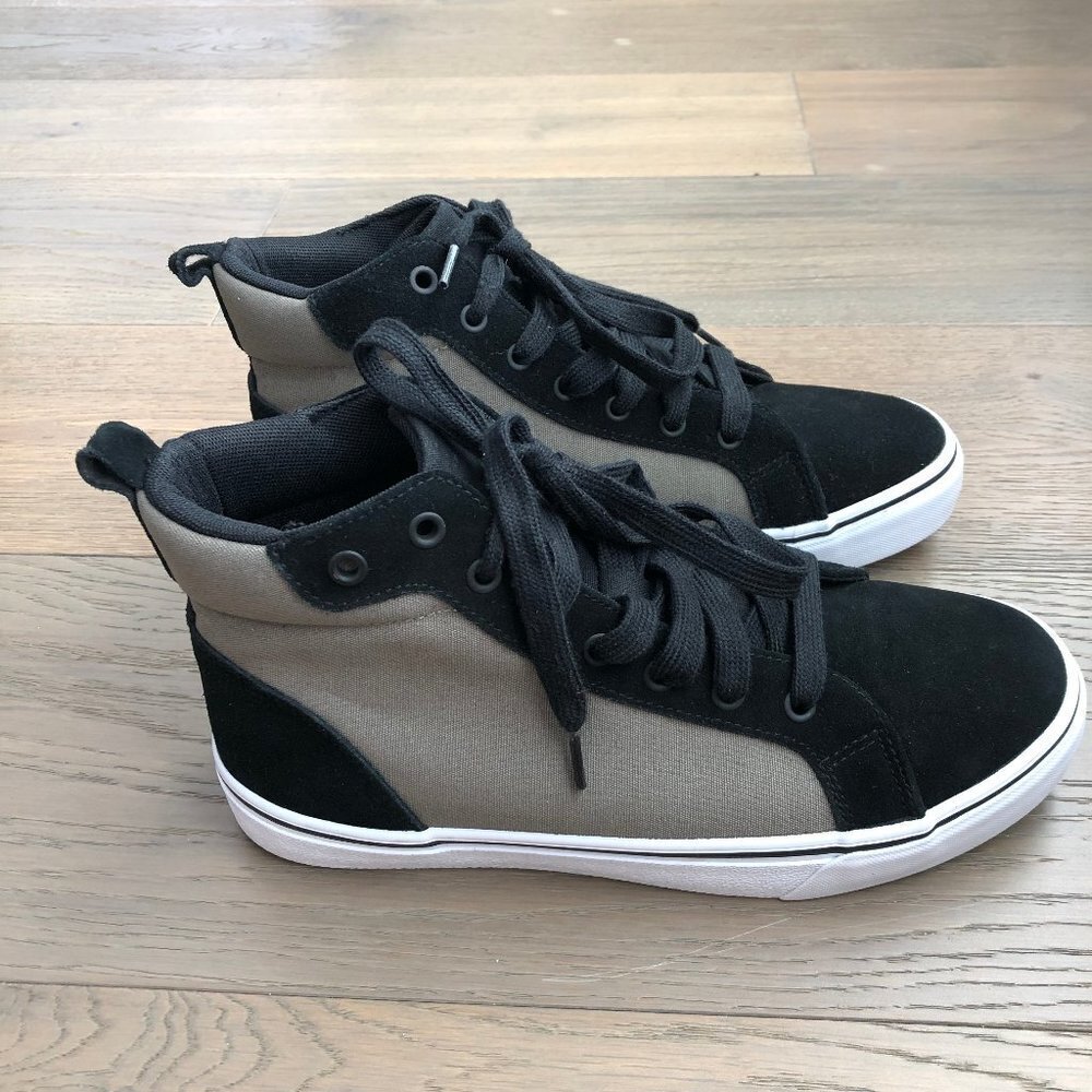 Athletic Works Logan Hi Top Lace Up Skater Sneakers Blk Olive Grn Sz 7 NWOT